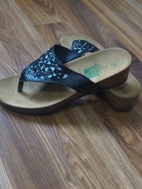 Women's Black Embellished Thong Wedge Sandals
